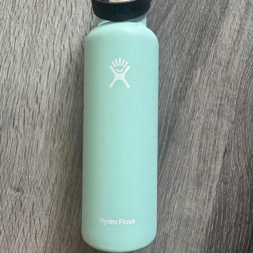 Hydro Flask Pastel blue Bottle